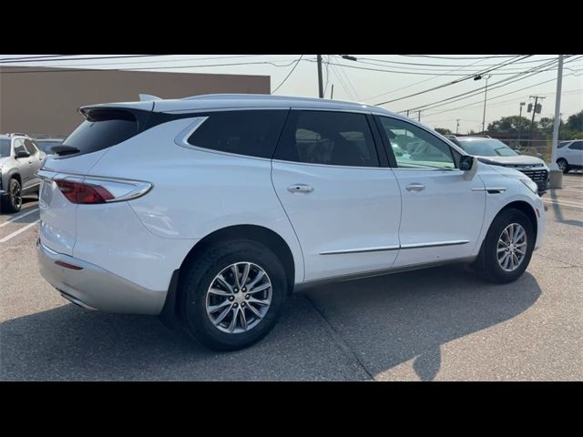 2022 Buick Enclave Essence