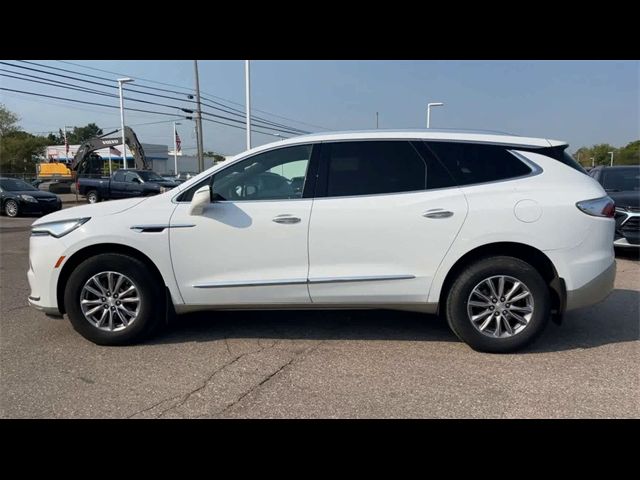 2022 Buick Enclave Essence