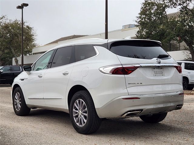 2022 Buick Enclave Essence