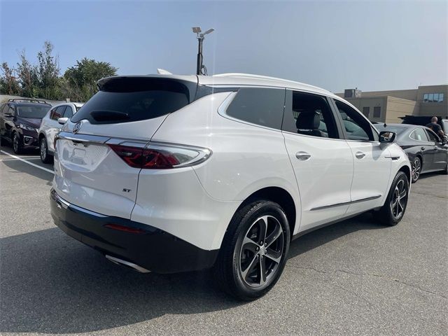 2022 Buick Enclave Essence