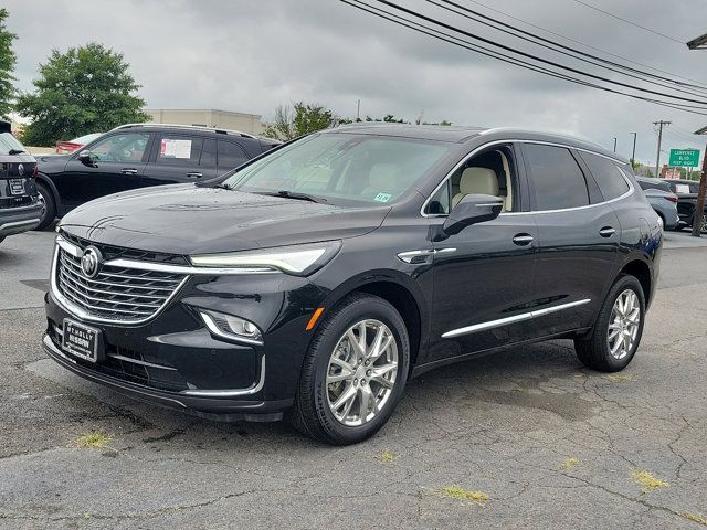 2022 Buick Enclave Essence