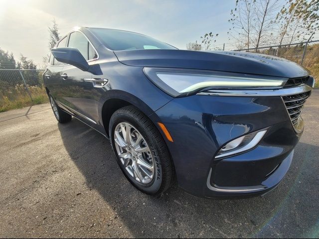 2022 Buick Enclave Essence