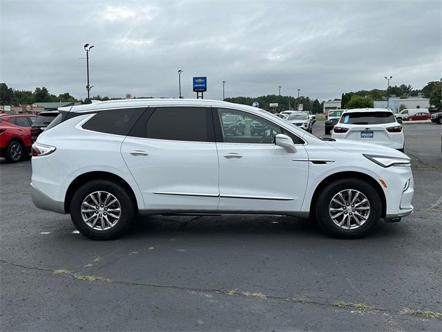 2022 Buick Enclave Essence