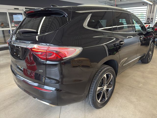 2022 Buick Enclave Essence