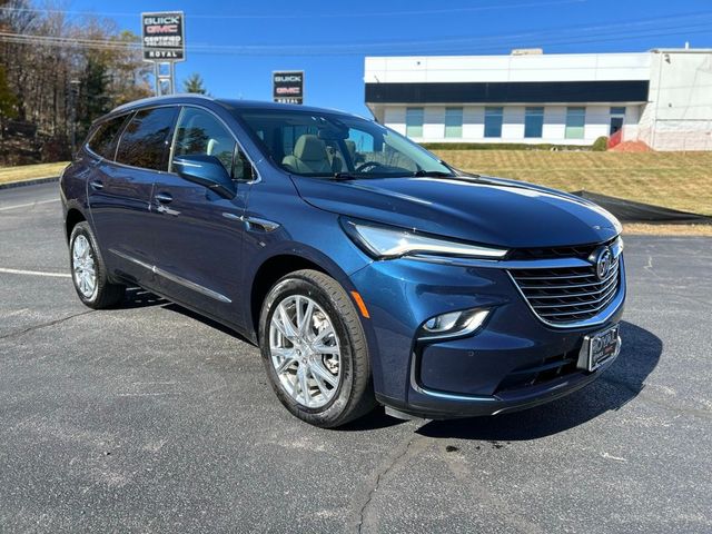 2022 Buick Enclave Essence