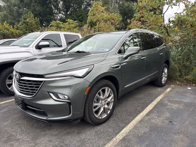 2022 Buick Enclave Essence