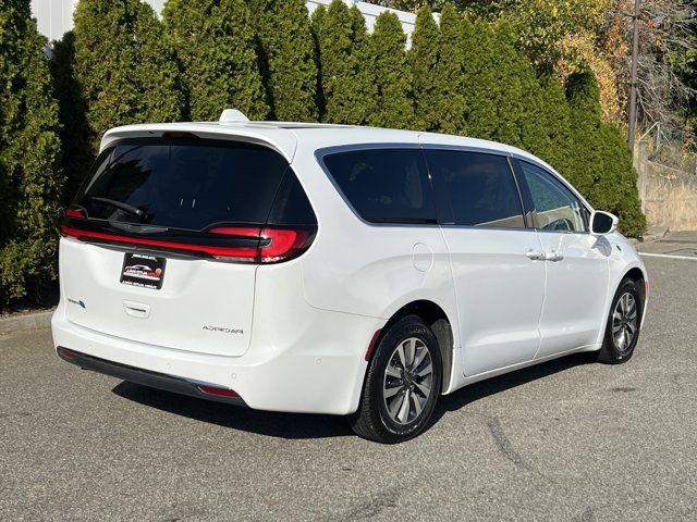 2022 Chrysler Pacifica Hybrid Touring L