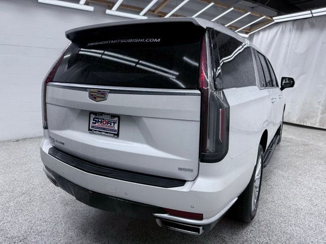 2022 Cadillac Escalade ESV Luxury