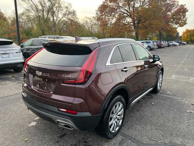 2022 Cadillac XT4 Premium Luxury