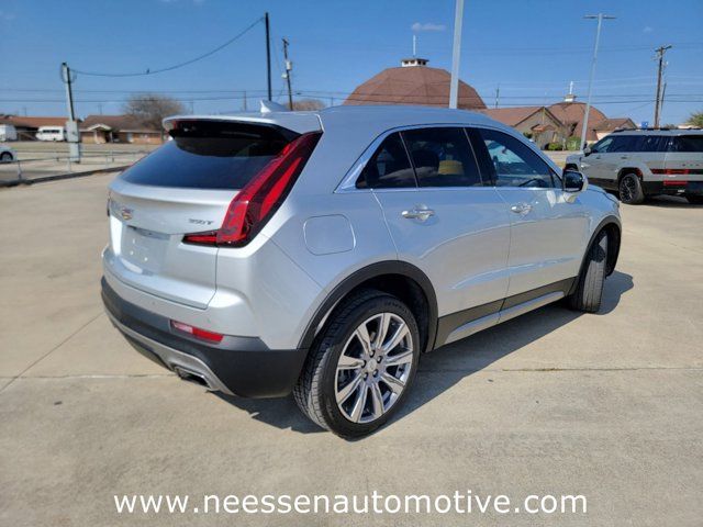 2022 Cadillac XT4 Premium Luxury