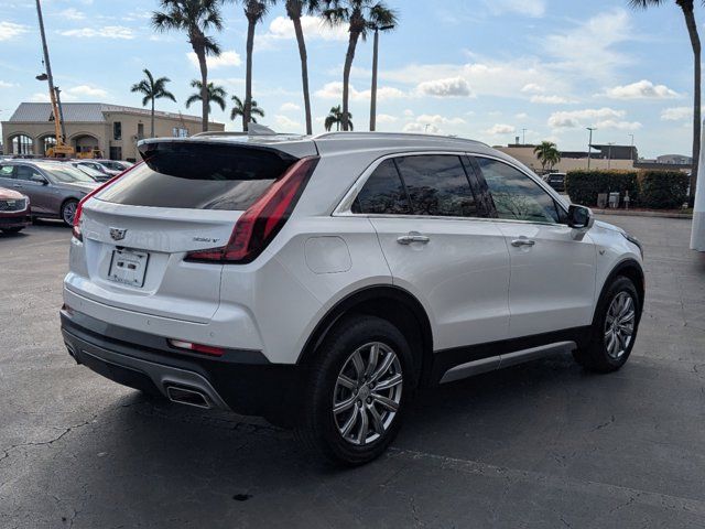 2022 Cadillac XT4 Premium Luxury