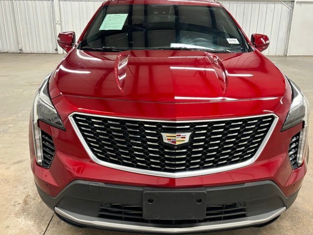 2022 Cadillac XT4 Premium Luxury