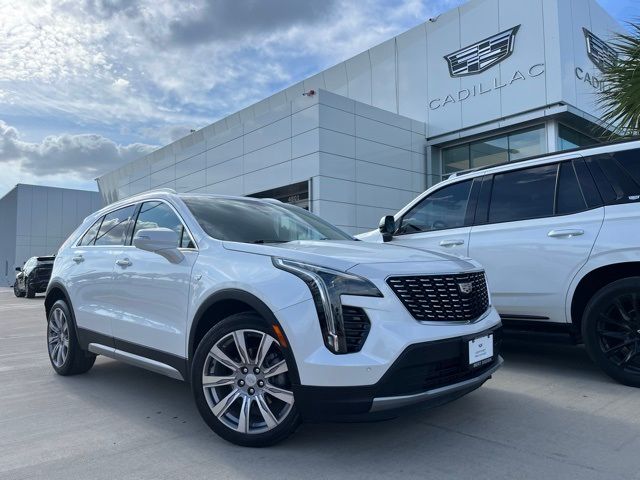 2022 Cadillac XT4 Premium Luxury