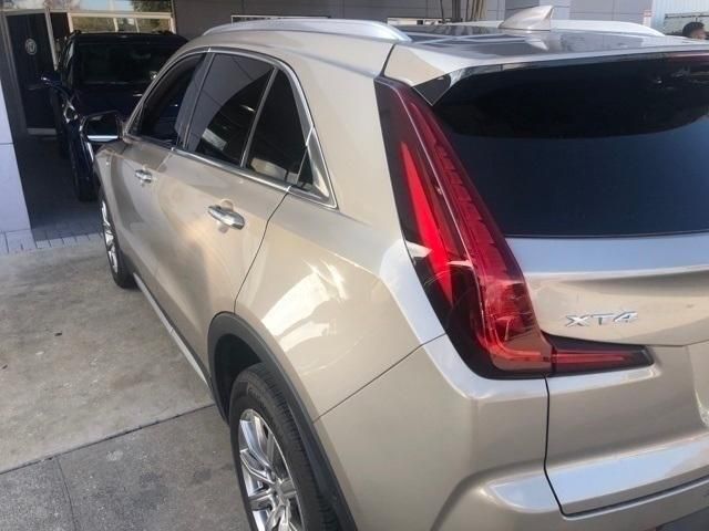 2022 Cadillac XT4 Premium Luxury