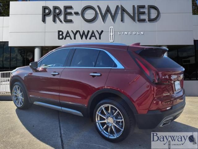 2022 Cadillac XT4 Premium Luxury