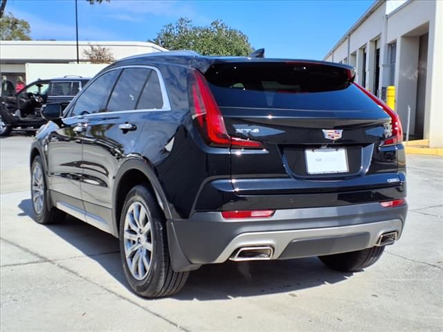 2022 Cadillac XT4 Premium Luxury