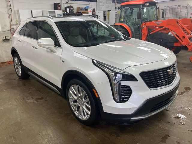 2022 Cadillac XT4 Premium Luxury