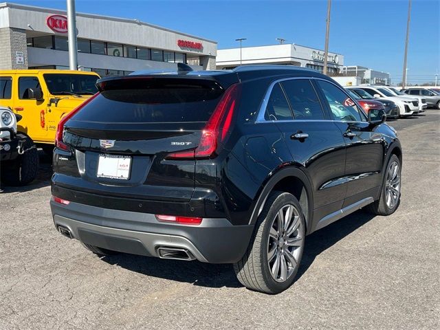 2022 Cadillac XT4 Premium Luxury