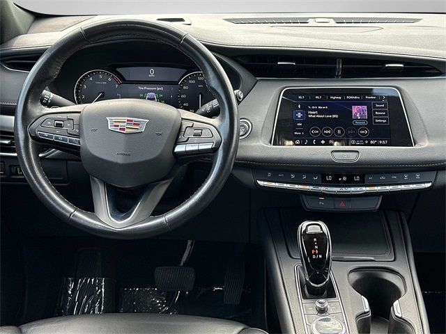 2022 Cadillac XT4 Premium Luxury