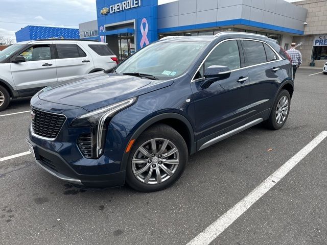 2022 Cadillac XT4 Premium Luxury