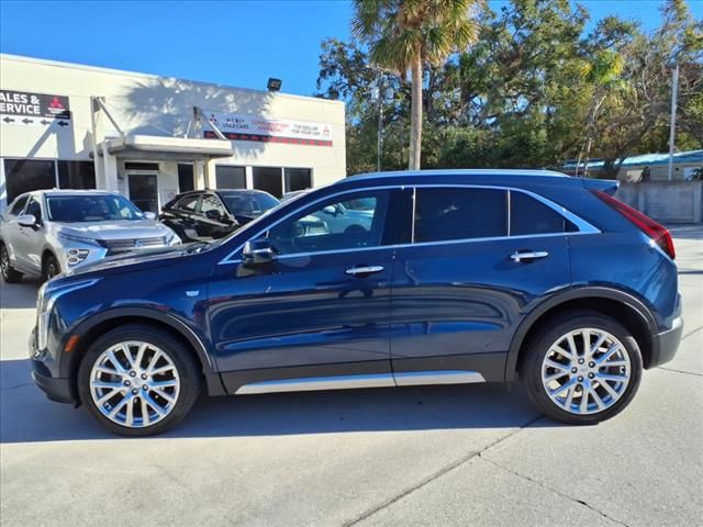 2022 Cadillac XT4 Premium Luxury