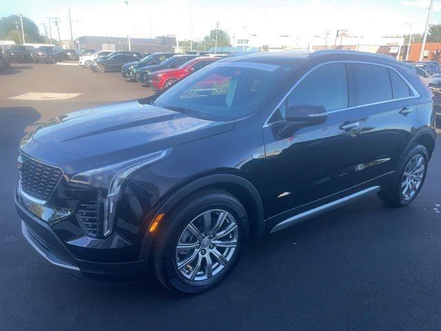 2022 Cadillac XT4 Premium Luxury