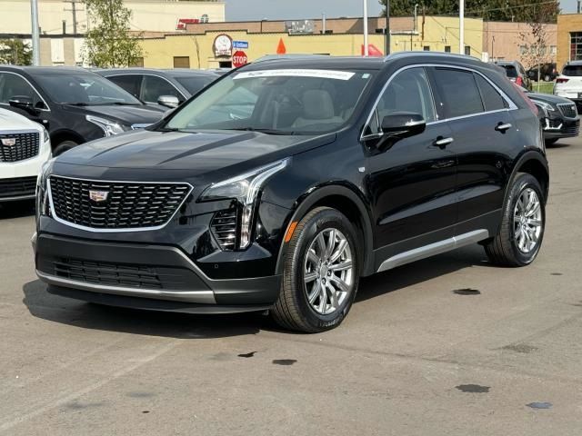 2022 Cadillac XT4 Premium Luxury