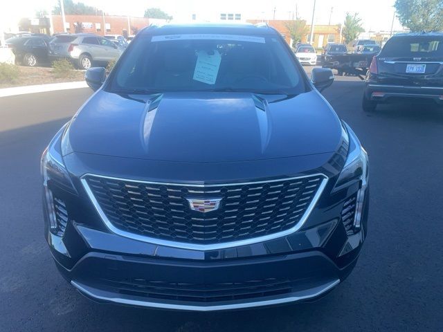 2022 Cadillac XT4 Premium Luxury