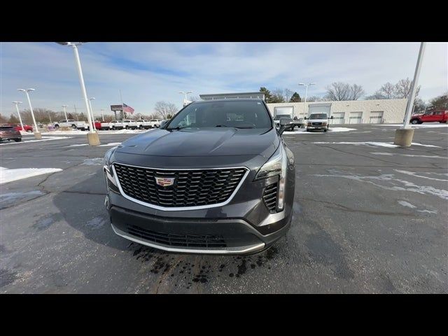 2022 Cadillac XT4 Premium Luxury