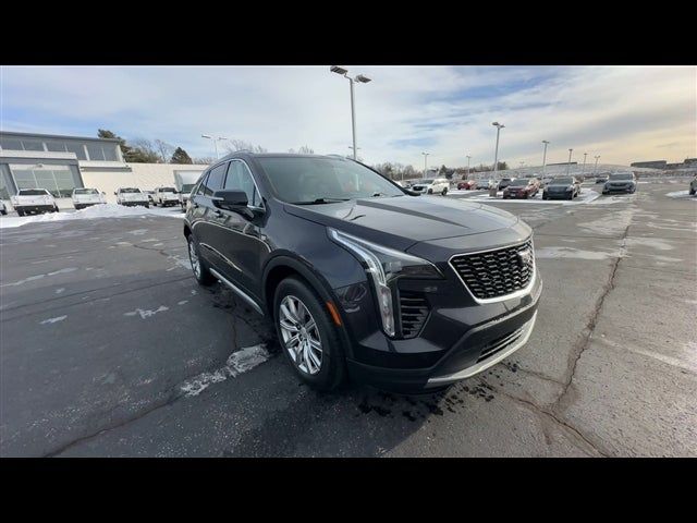 2022 Cadillac XT4 Premium Luxury