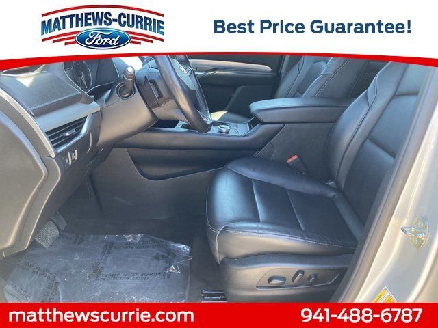 2022 Cadillac XT4 Premium Luxury