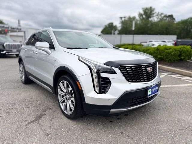 2022 Cadillac XT4 Premium Luxury
