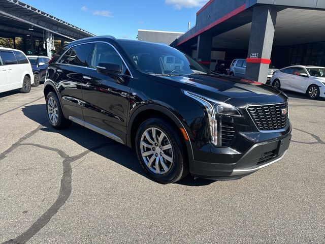 2022 Cadillac XT4 Premium Luxury