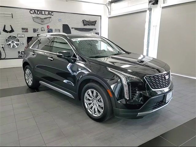 2022 Cadillac XT4 Premium Luxury