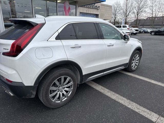 2022 Cadillac XT4 Premium Luxury