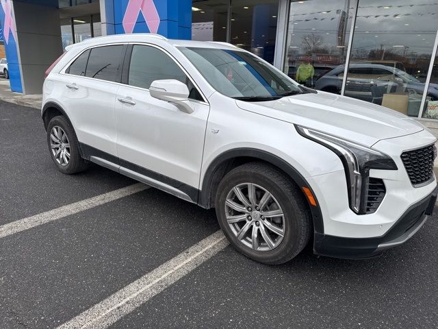 2022 Cadillac XT4 Premium Luxury