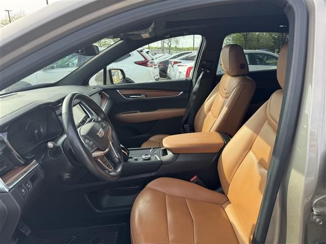 2022 Cadillac XT5 Premium Luxury
