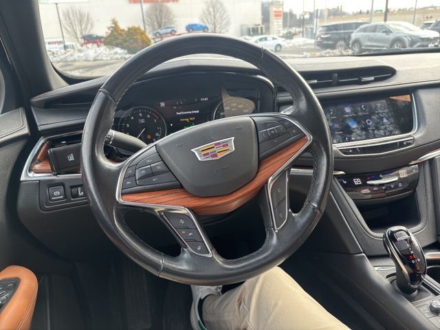 2022 Cadillac XT5 Premium Luxury
