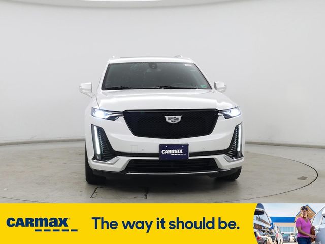 2022 Cadillac XT6 Luxury