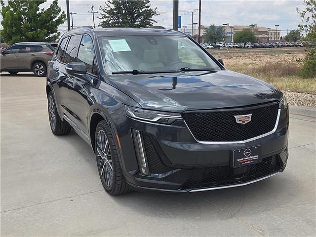 2022 Cadillac XT6 Sport