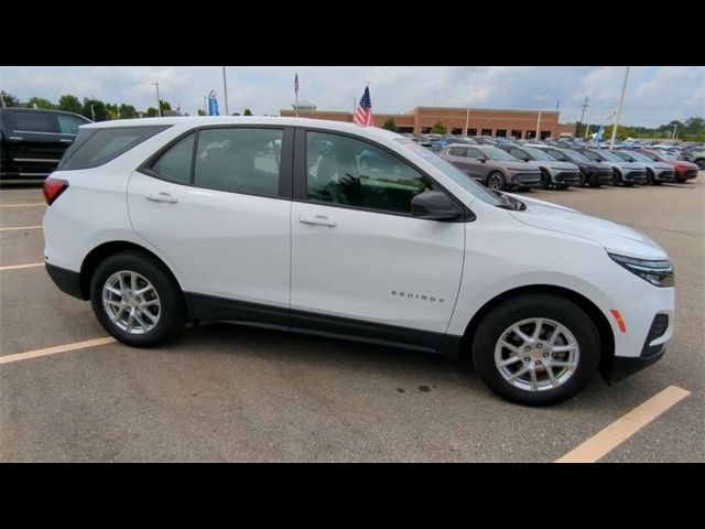 2022 Chevrolet Equinox LS