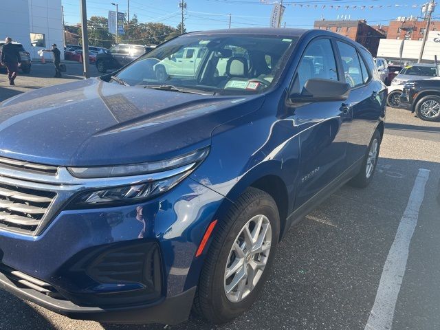 2022 Chevrolet Equinox LS