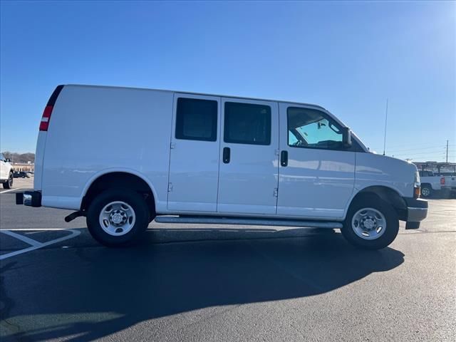 2022 Chevrolet Express Base