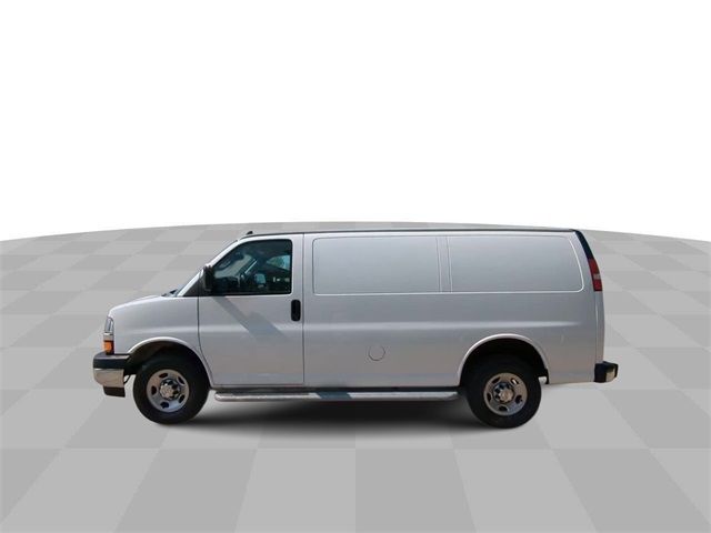 2022 Chevrolet Express Base