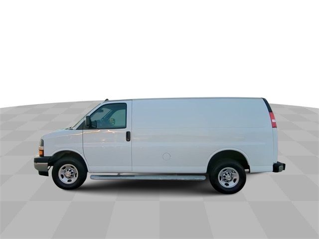 2022 Chevrolet Express Base