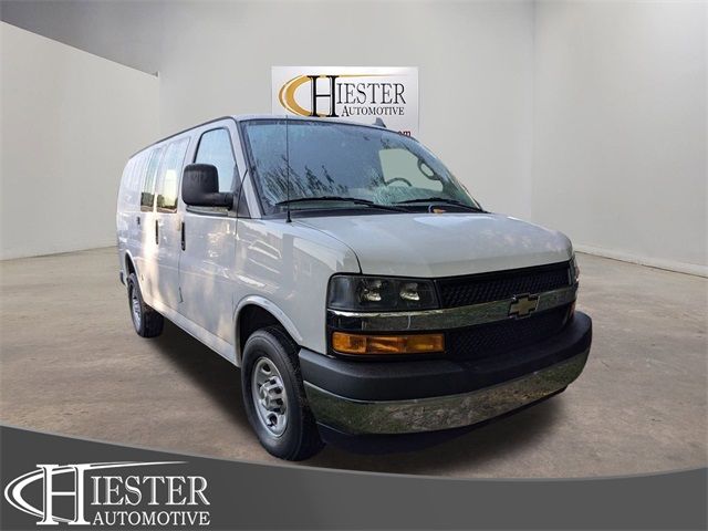 2022 Chevrolet Express Base