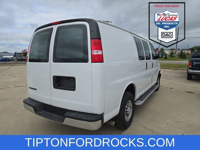 2022 Chevrolet Express Base