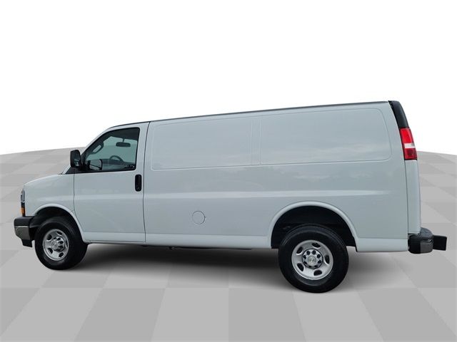 2022 Chevrolet Express Base