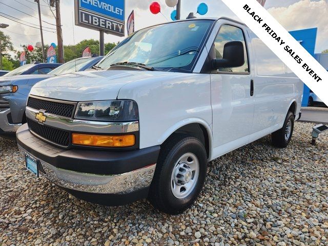 2022 Chevrolet Express Base