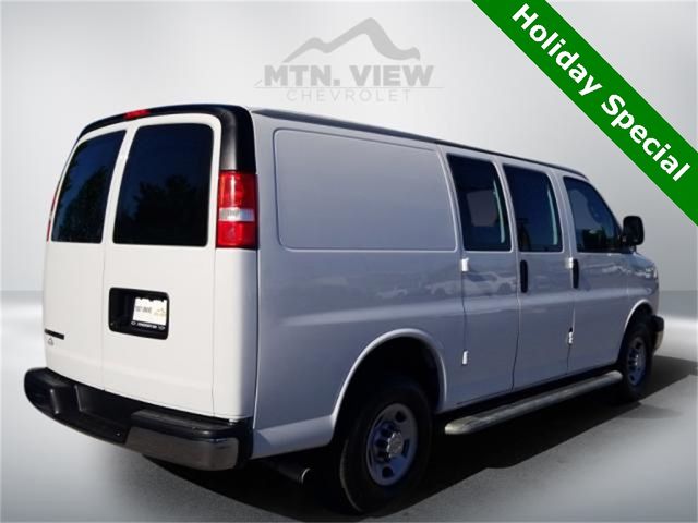 2022 Chevrolet Express Base